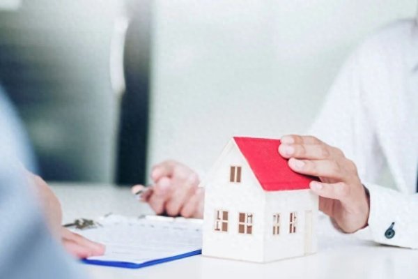 股牛网 委托中介离职员工“帮办”房屋过户？法院：构成“跳单”！